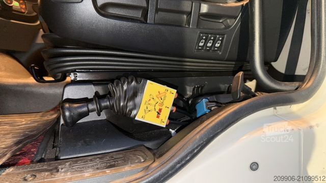 Standard trækkerunit DAF XF530 Super Space Cap, Automatic,