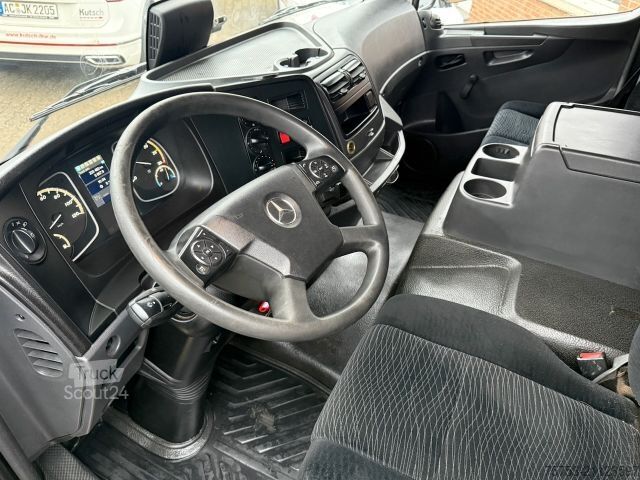 Transportador con plataforma y toldo MERCEDES-BENZ 818L Atego Pritsche mit Bordwänden