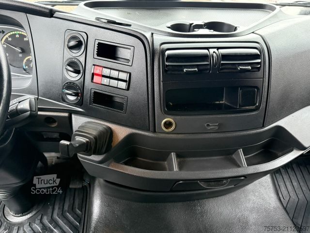 Transportador con plataforma y toldo MERCEDES-BENZ 818L Atego Pritsche mit Bordwänden