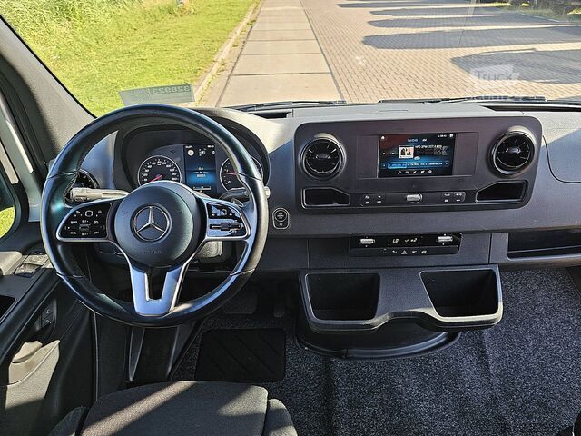 Комби с висок покрив MERCEDES-BENZ SPRINTER 315 L3H2 Mbux Automaat!