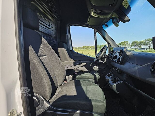 Bestelauto MERCEDES-BENZ ESPRINTER 55 kWh 168 km wltp