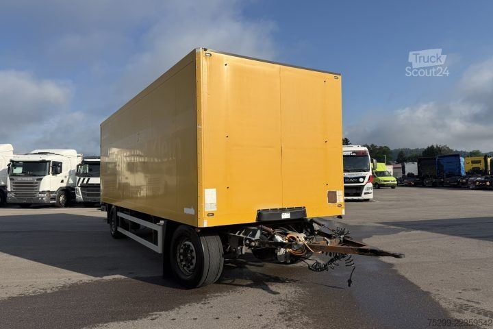 Remolque caja Schmitz Cargobull AKO 18 Koffer / HB / Swiss-Vehicle