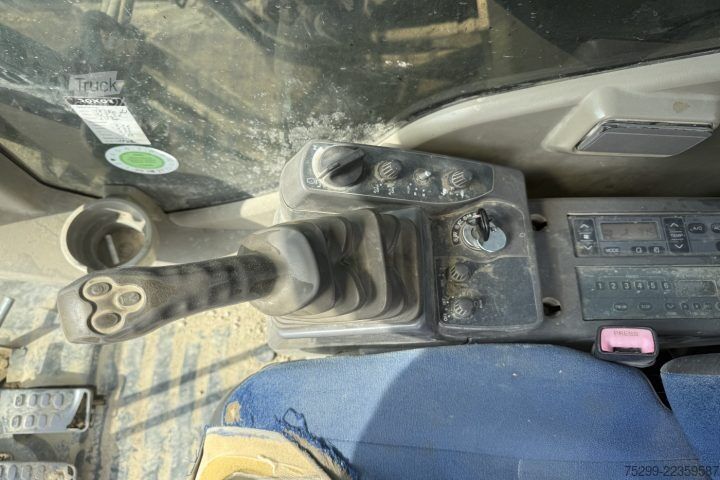 Yol silindiri Hitachi ZX250LCN-3 / Swiss-Vehicle