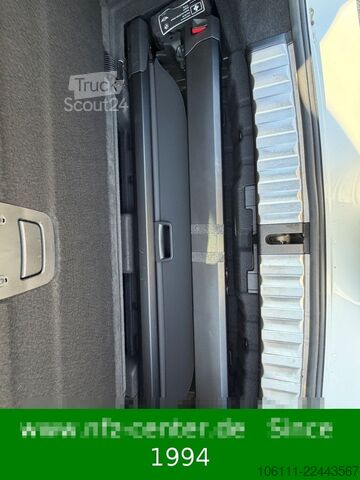 Minibusz BMW 320d xDrive Touring M-Shadow Driving Assistant