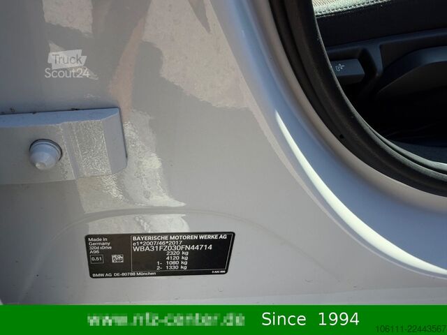 Minibusz BMW 320d xDrive Touring M-Shadow Driving Assistant