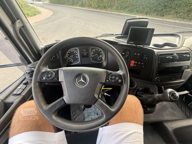 Vrachtwagen met bakwagen MERCEDES-BENZ Atego 818L E6, Klima, AHK, mech.Schaltung, LBW