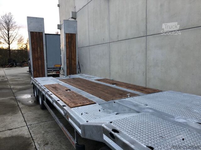 Low loader trailer Möslein T 4 VB H1  neuer 4 Achs Tieflader hydraulischen Rampen