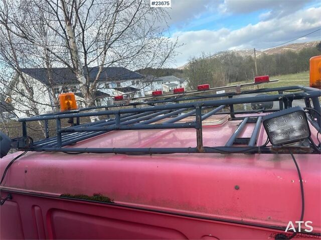 Kranbil Scania P93H crane truck with 14 t/m crane and Laxo attach