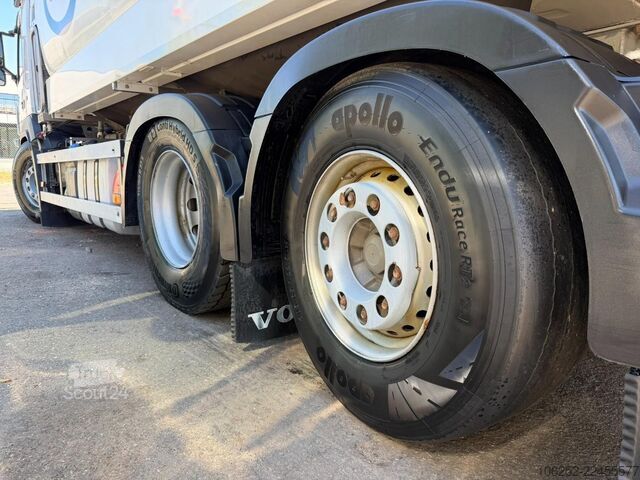Camion-citerne Volvo FM 410 6x2 FUEL TANKER 21.000L - 5 COMP. - DIES...