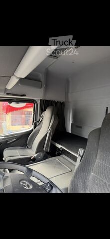 Mobilya kasalı kamyonet yükleme platformlu Mercedes-Benz Atego 1227