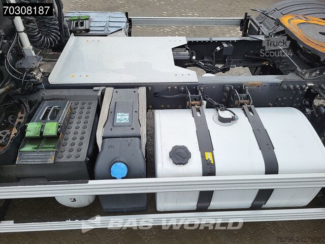 Standard-SZM Volvo FH 460 4X2 Chassis M! ADR Retarder VEB+ Alcoa's