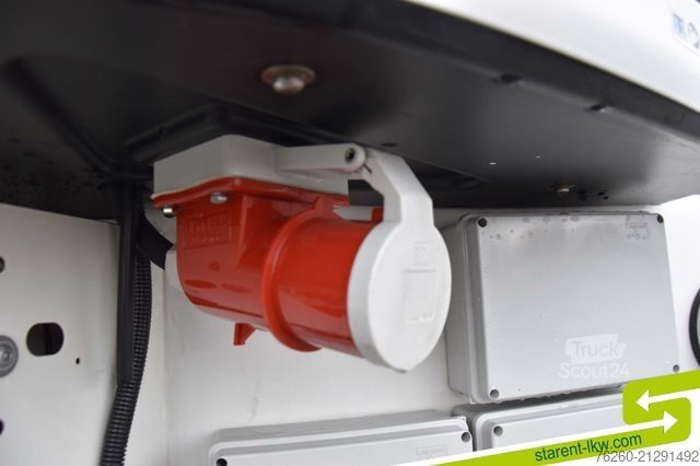 Kühlauflieger SCHMITZ CARGOBULL ThermoKing SLXi300 Doppelstock FerryLashing FP60