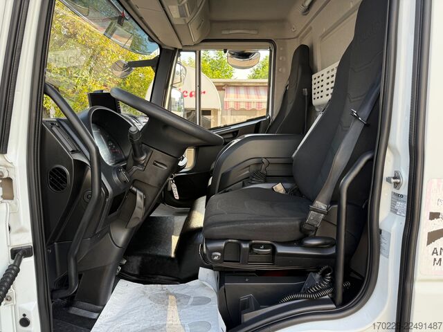 камион с платформа и прибираща се задна платформа iveco eurocargo