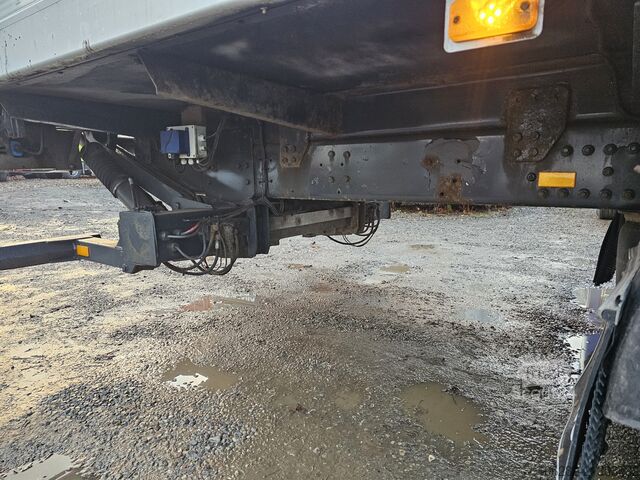 Kassevogn Volvo FL 240 4x2 16tons Seitentüren Koff