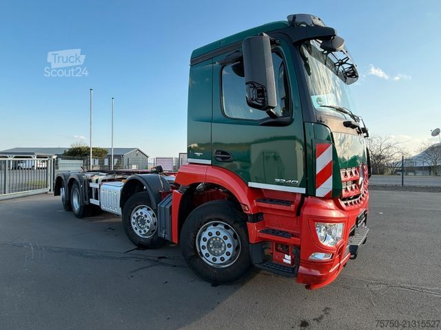 LKW-Fahrgestell MERCEDES-BENZ Arocs 3240 8x2 - 3 x Lenkachsen