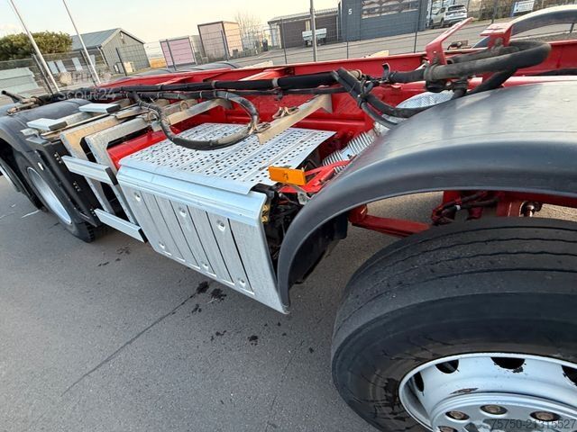 LKW-Fahrgestell MERCEDES-BENZ Arocs 3240 8x2 - 3 x Lenkachsen