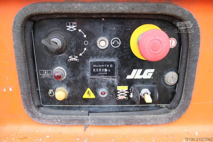 Ascensore a forbice JLG M 3369