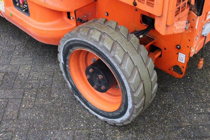 Ascensore a forbice JLG M 3369