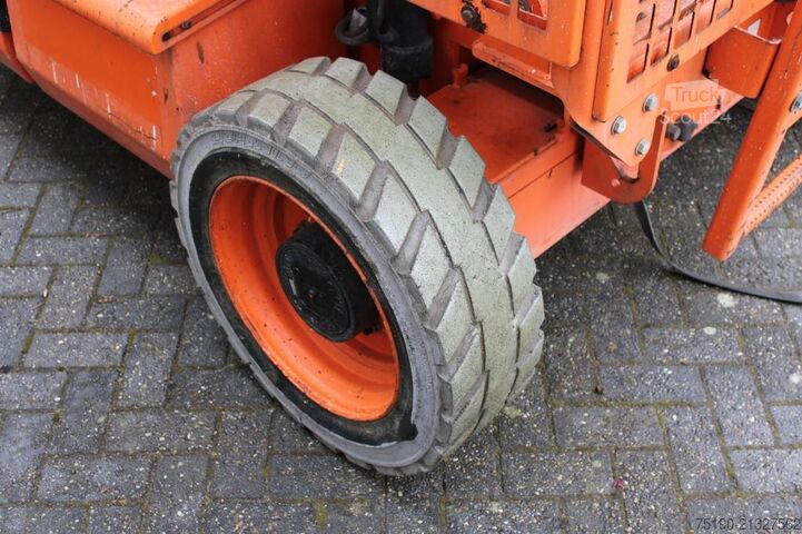 Ascensore a forbice JLG M 3369