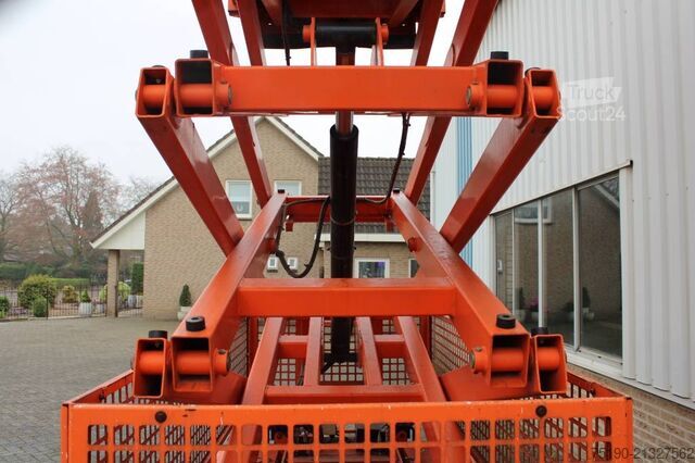 Ножичний підйомник JLG M 3369