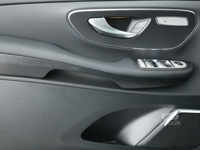 Microbuz Mercedes-Benz V 250 d EDITION Kompakt AHK AUT DynLicht Kam. LM