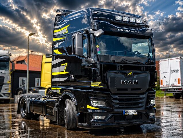 Trattore stradale volumetrico MAN TGX 18.520 LL SA Mega, "LONEWOLF"