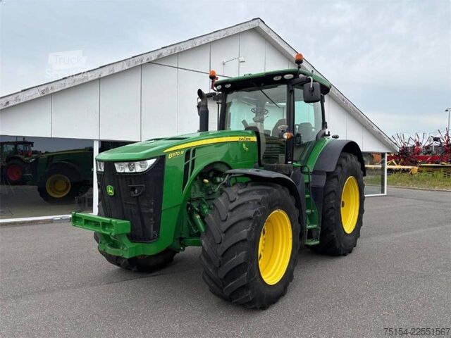 Трактор John Deere 8370R