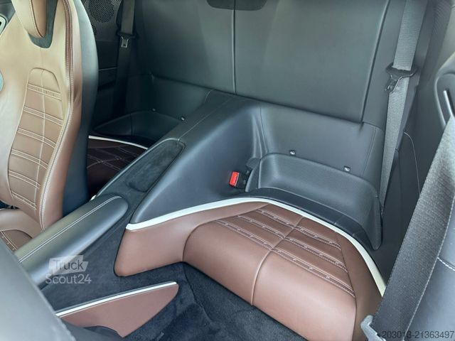 Fourgon FERRARI Roma Coupe Schwarz