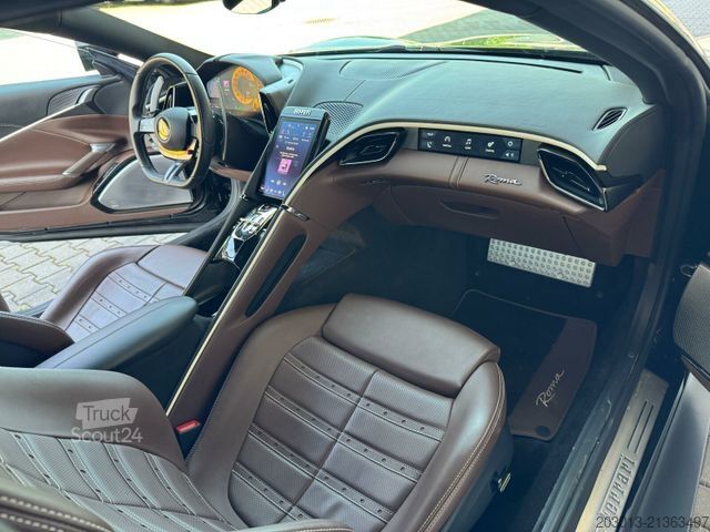 Fourgon FERRARI Roma Coupe Schwarz