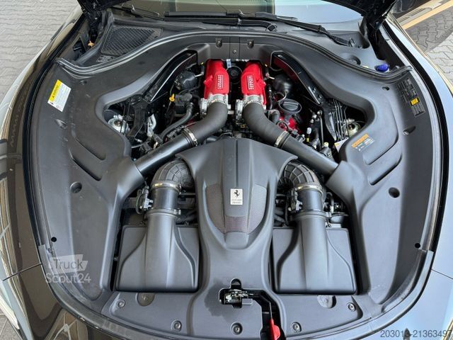 Fourgon FERRARI Roma Coupe Schwarz