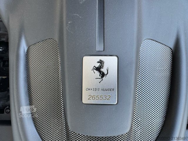 Fourgon FERRARI Roma Coupe Schwarz