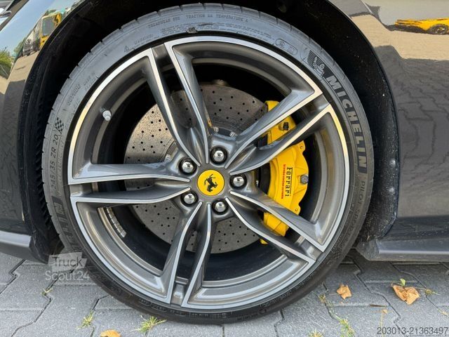 Fourgon FERRARI Roma Coupe Schwarz