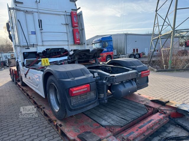 Volumen trækker DAF XG  480 FT Mega Unfallschaden/damaged