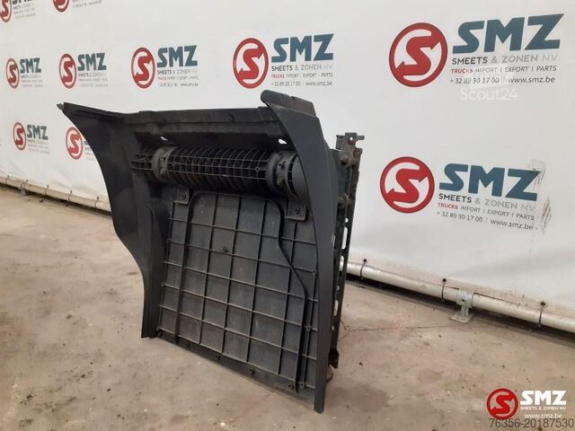 Kotflügel Mercedes Occ spatbord met steun side skirt rechts achter