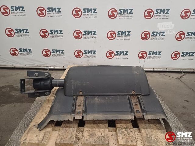 Kotflügel Scania Occ spatbord + spatbordbeugel linksachteraan Scani