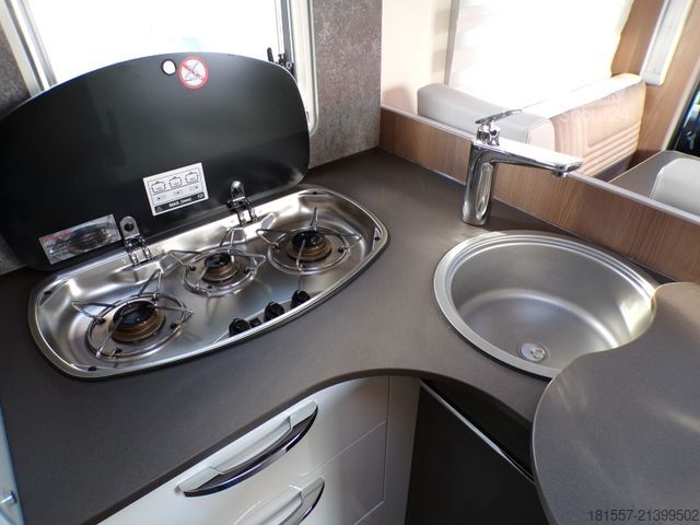 Halvintegreret autocamper BÜRSTNER Lyseo TD 690 G Isofix, elekt. Hubbett,L-Sitzgr.