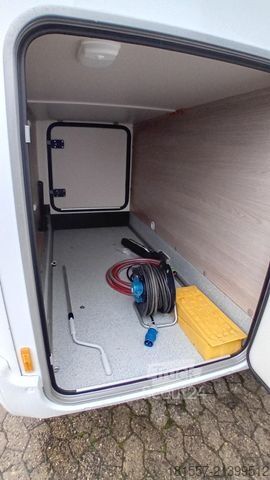 Halvintegreret autocamper BÜRSTNER Lineo T 690 G