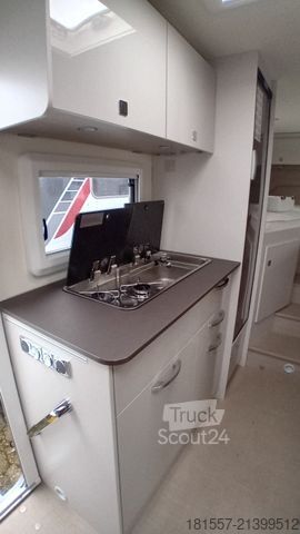 Halvintegreret autocamper BÜRSTNER Lineo T 690 G