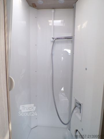 Halvintegreret autocamper BÜRSTNER Lineo T 700