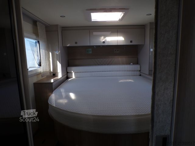 Halvintegreret autocamper BÜRSTNER Lineo T 700
