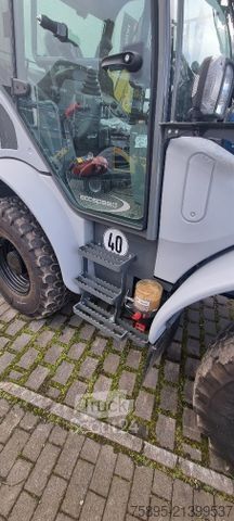 Kolesni nakladalnik KRAMER 8095Tele , Top Ausstattung