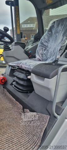 Kolesni nakladalnik KRAMER 8095Tele , Top Ausstattung