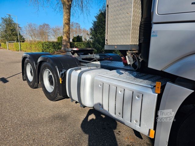 Zware vrachtwagen MERCEDES-BENZ Actros 2654 6x4 AP Achsen 120 Tonnen