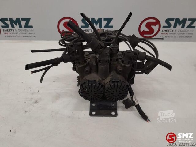 Gestión del motor Renault Occ EBS achterasmodulator Renault T 22225566