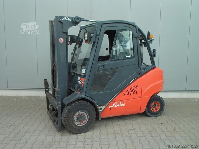 Frontgaffeltruck LINDE H 35 D - 01