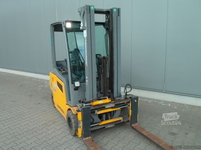 Čelni viličar JUNGHEINRICH EFG 320