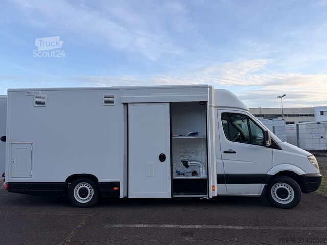 Magasin Mobile Mercedes-Benz Foodtruck, Imbisswagen, Food Truck mit neuer Küche und Ausstattung