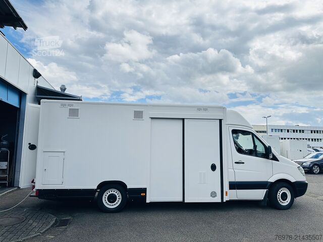 Magasin Mobile Mercedes-Benz Foodtruck, Imbisswagen, Food Truck mit neuer Küche und Ausstattung