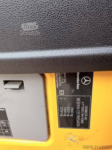 Magasin Mobile Mercedes-Benz Foodtruck, Imbisswagen, Food Truck mit neuer Küche und Ausstattung