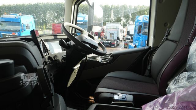 Chassis with cab Volvo FM 500 6X2 New Chassis truck RHD